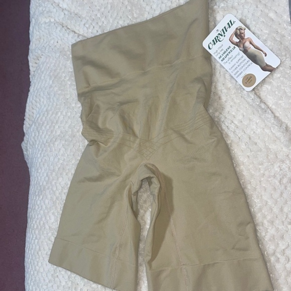 Nude women’s seamless shapewear high waisted
